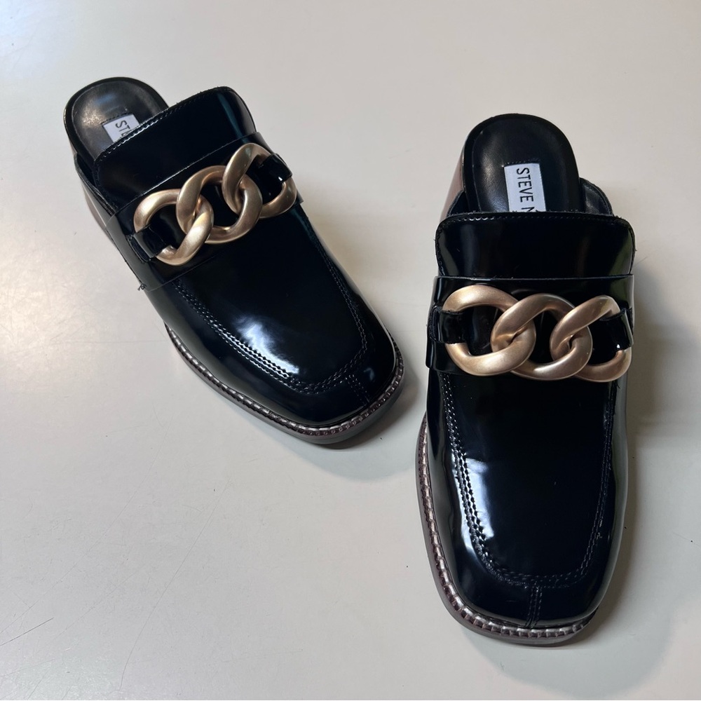 Steve Madden Black Faux Leather Gold Chain block heel slip on shoes size 6.5